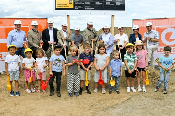 Spatenstich der Kindergarten-Erweiterung in Gföhl