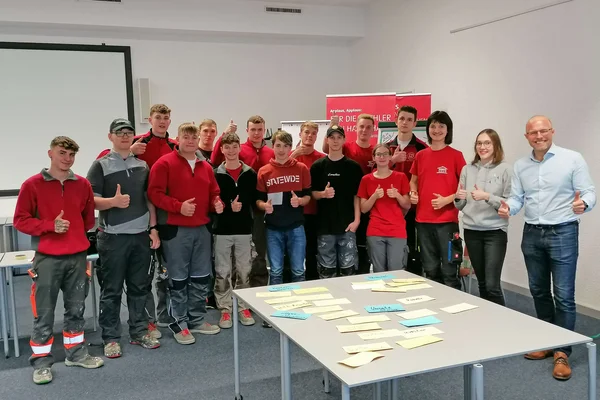 Business Schulung der HARTL HAUS Lehrlinge mit Trainer Stefan Hofmayr