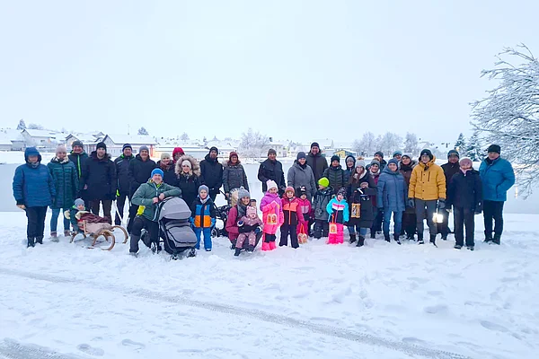 Gruppenfoto bei Laternenwanderung in Ottenschlag 