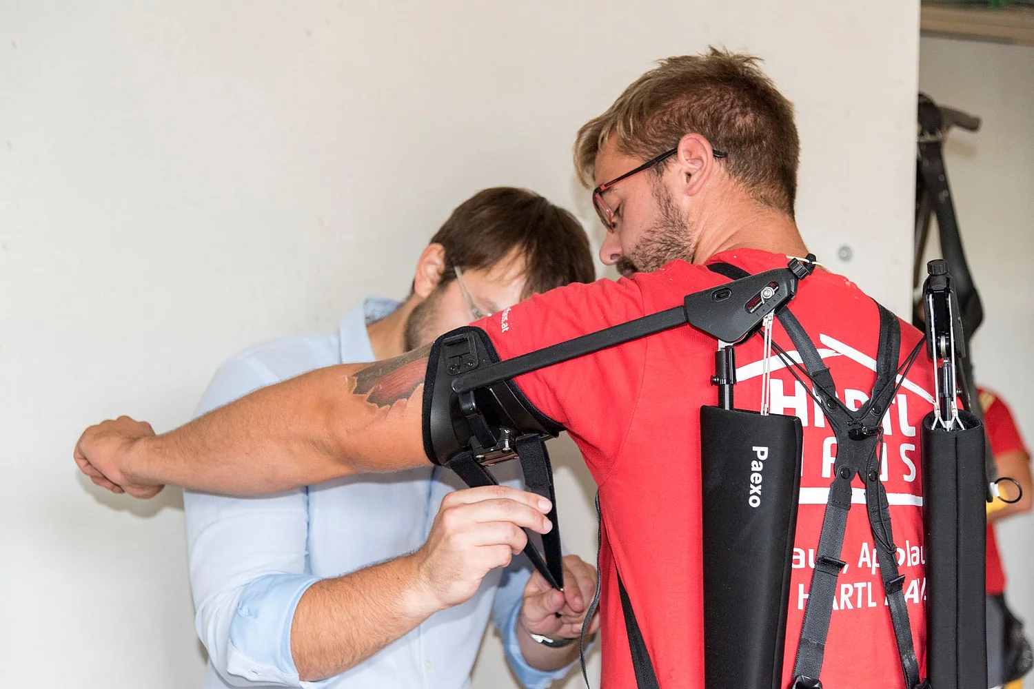 Einsatz der Exoskelette bei HARTL HAUS