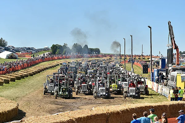 Internationale Oldtimertraktoren Langstrecken WM in Reingers