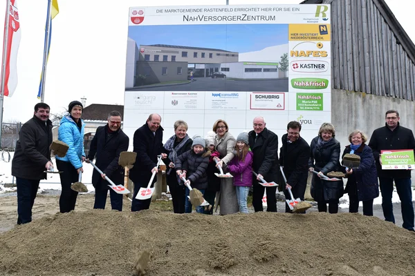Spatenstichfeier für das Nahversorgungszentrum Rastenfeld