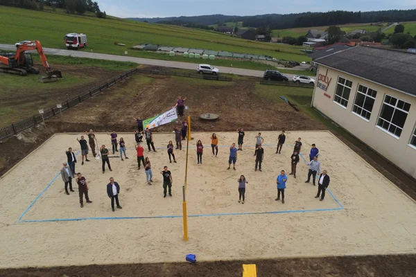 Landjugend Groß Gerungs am Beachvolleyplatz nach Projektmarathon