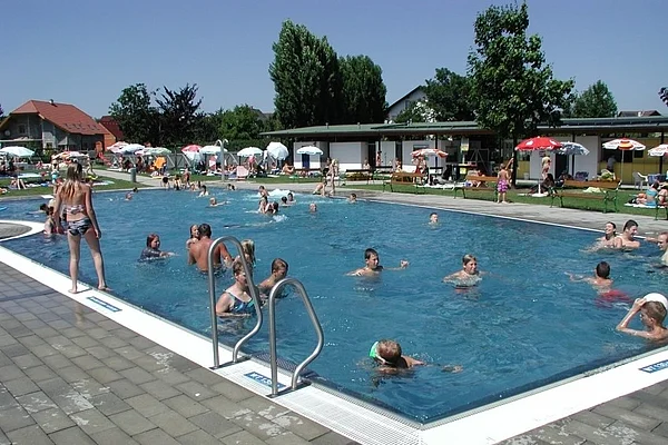 Freibad in Gföhl im Sommer