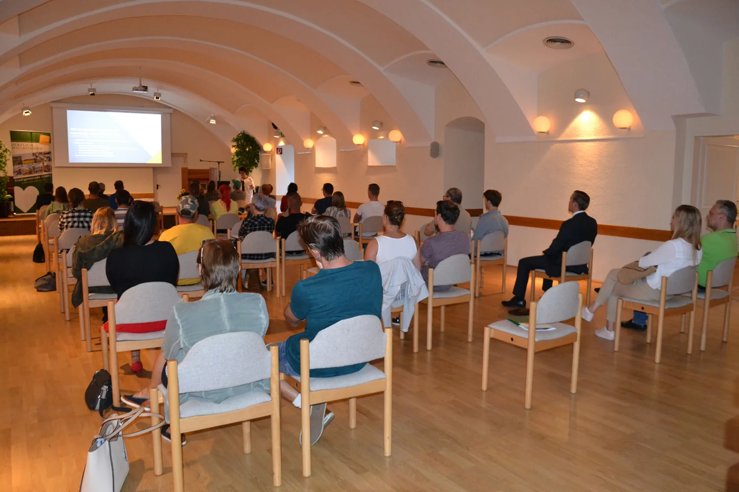 Interessenten bei Infoabend im Stadtsaal Gföhl