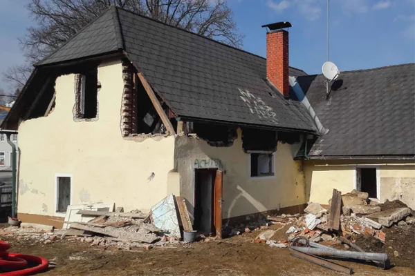 Leerstand Groß Gerungs abgerissen und neu errichtet