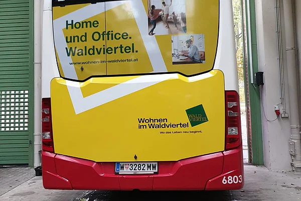 Busbranding Wohnen im Waldviertel