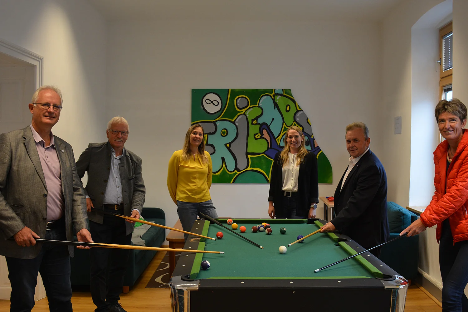 Ehrengäste testeten bei der Eröffnung des JUZZ das Freizeitangebot